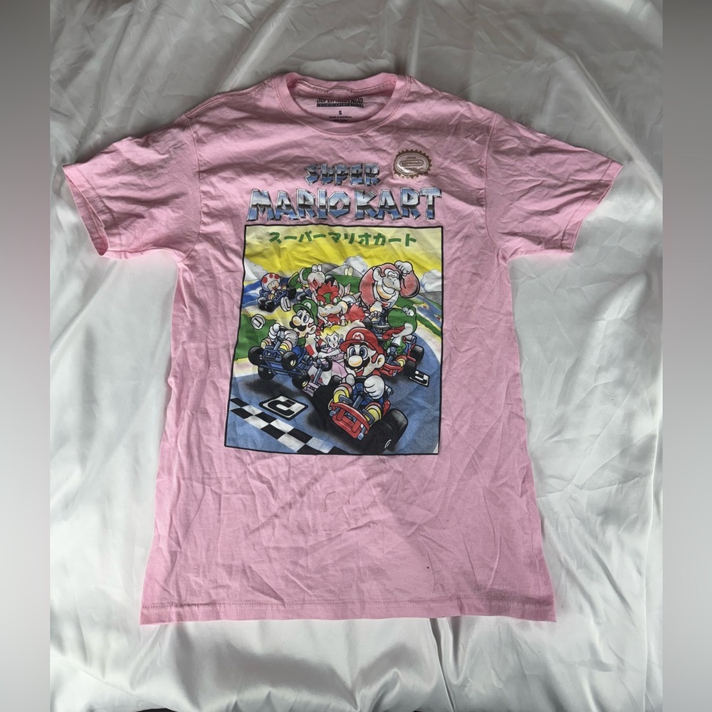 Super Nintendo T-Shirt Sz small Mario Kart Graphic Print Cotton Pink Gamer new